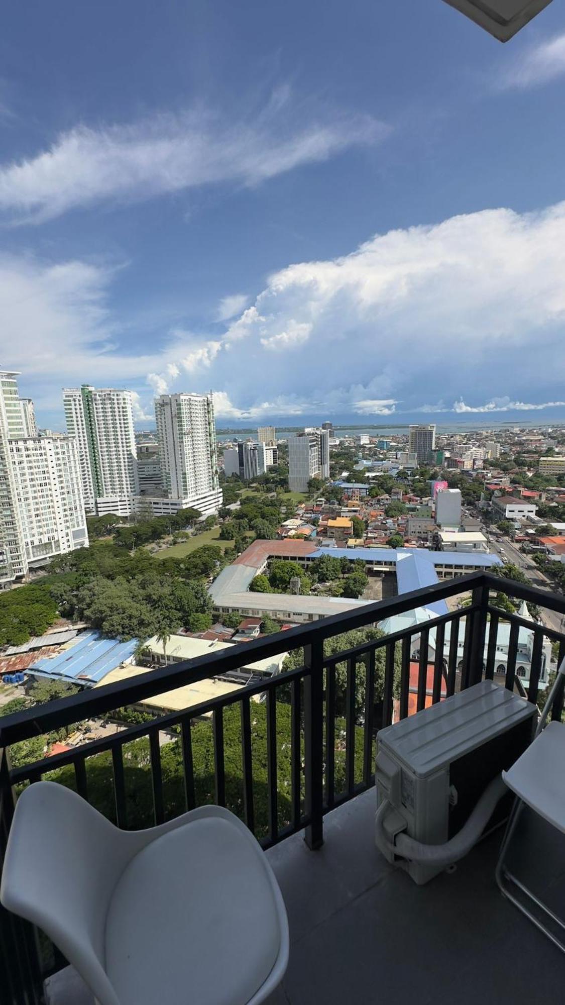 Modern & Comfy Studio - Steps From Ayala Mall, Cebu City Exterior foto