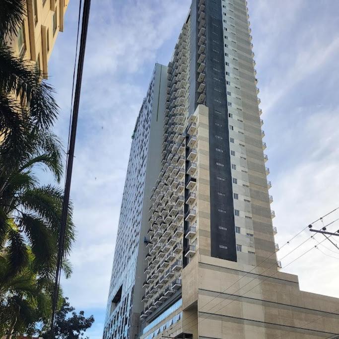 Modern & Comfy Studio - Steps From Ayala Mall, Cebu City Exterior foto